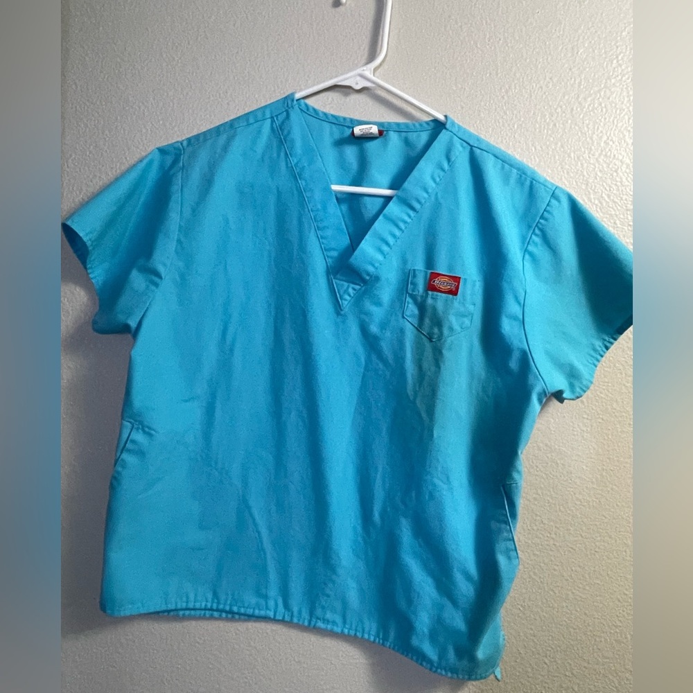 Dickies Scrub Set. Good condition. Small.